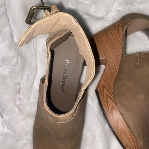 Pierre Dumas wedges!!